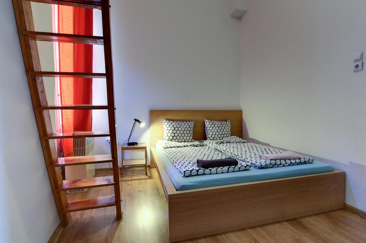 Pal'S Hostel And Apartments Budapest Ngoại thất bức ảnh