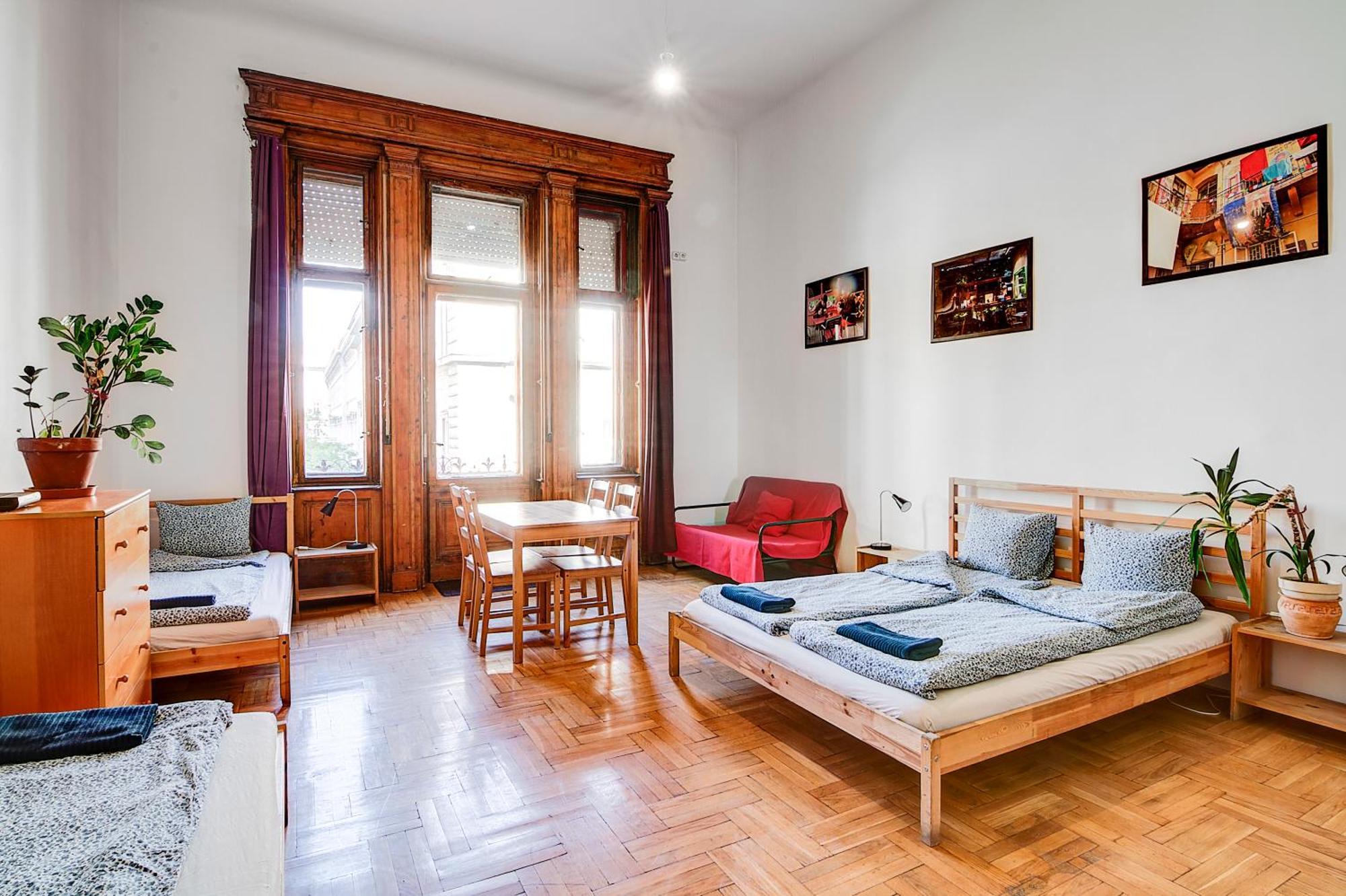 Pal'S Hostel And Apartments Budapest Ngoại thất bức ảnh