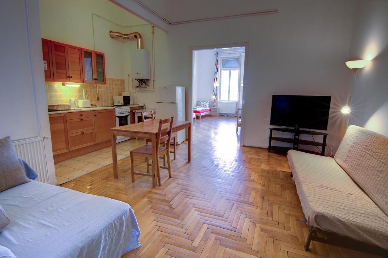 Pal'S Hostel And Apartments Budapest Ngoại thất bức ảnh